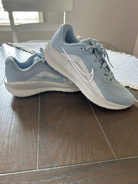 Nike Women's Downshifter 13 Light Blue and White Athletic Sneakers